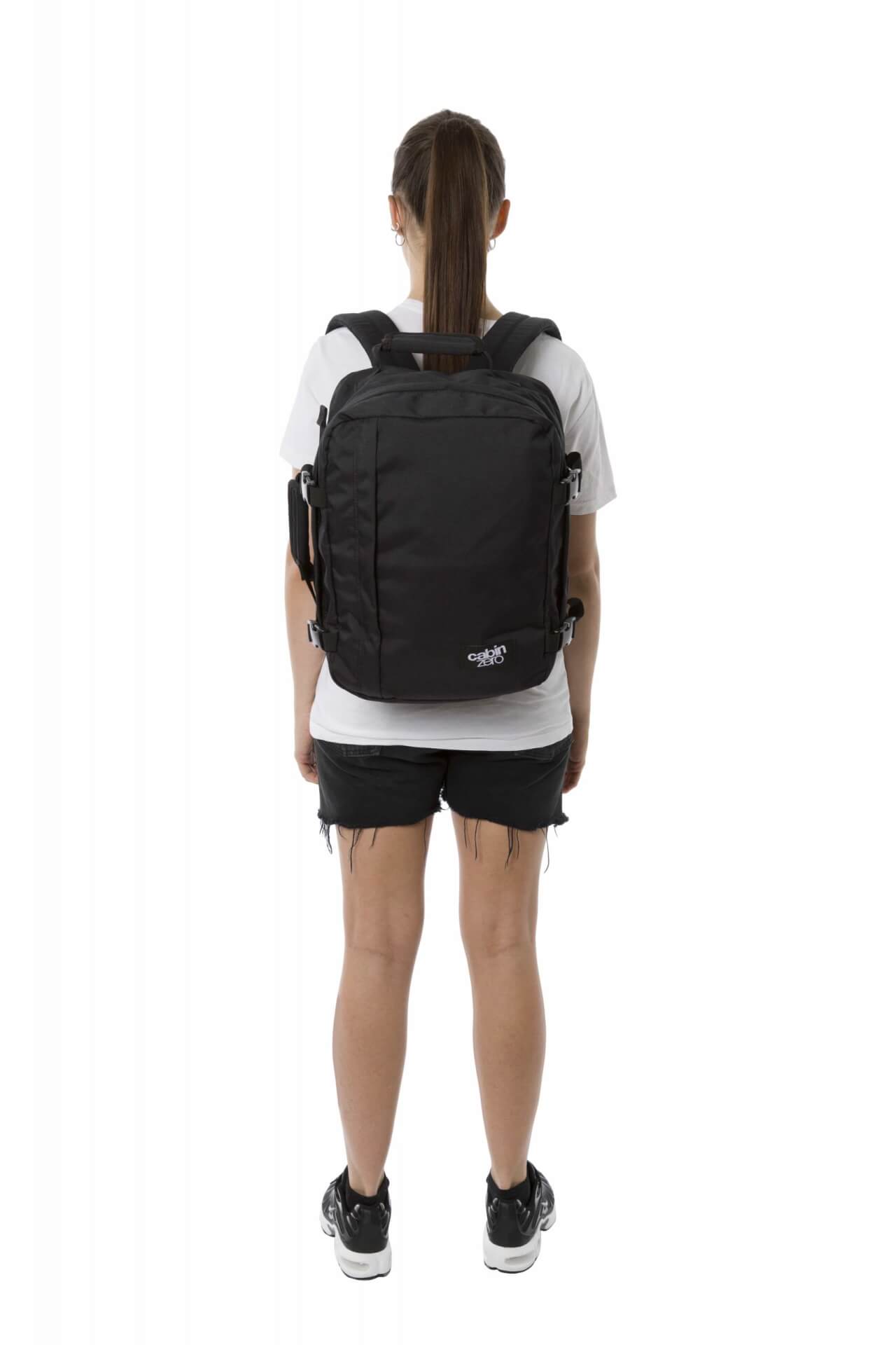 Mochila Cabin Zero CLASSIC 28 Litros ABSOLUTE BLACK - Imagen 9